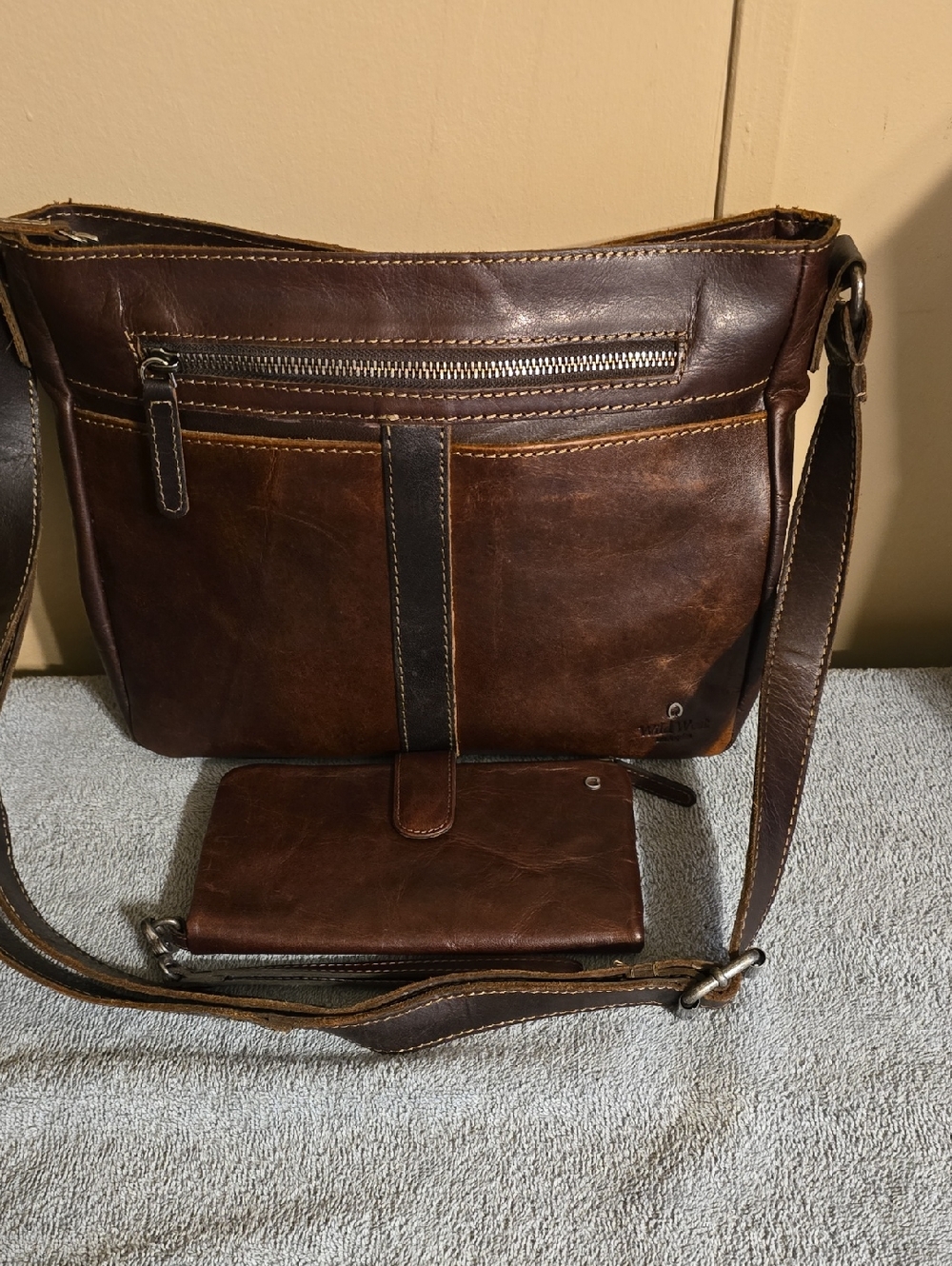 Classic Wild West Brown Leather Crossbody Bag for Women with Wallet